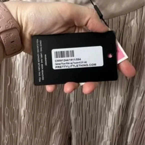 Pretty Little Thing Oatmeal shimmer Plisse Wide Leg Trousers size  2 #1033 - Picture 5 of 8